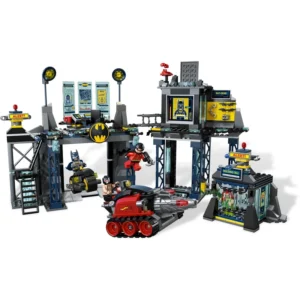 LEGO® The Batcave (6860) | 690 Pieces